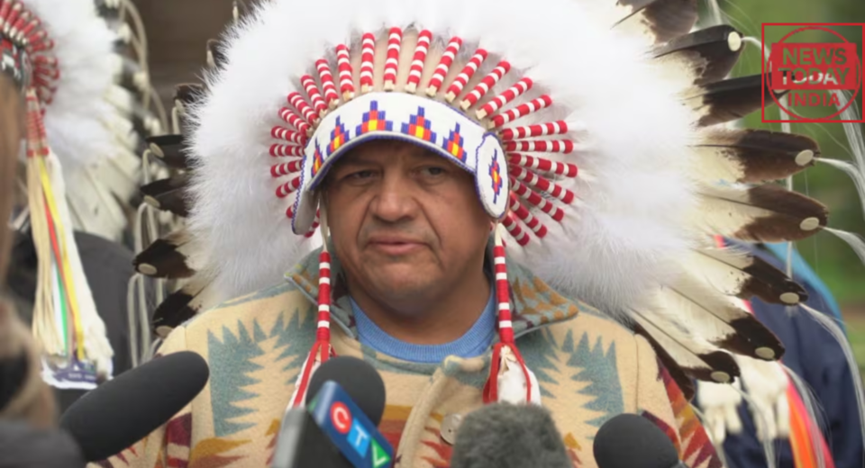 Grand Chief Greg Desjarlais of the Confederacy of Treaty Six First Nations addresses the press during the anti-separatist rally held in Edmonton on Thursday.